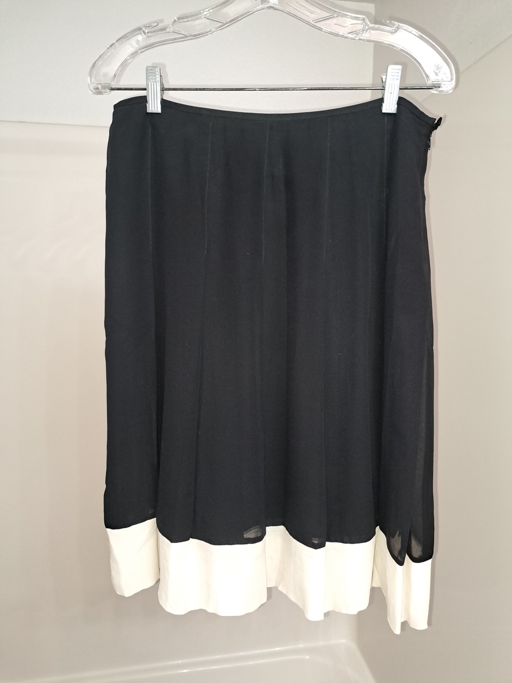 Anne Klein Black Midi Skirt with White Border